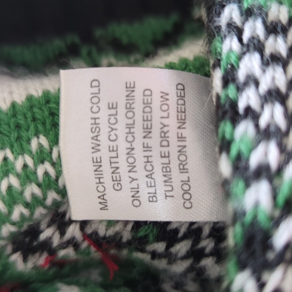 Absolutely Famous Button Up Acrylic Cardigan Christmas Sweater MEDIUM Black Red - Picture 6 of 16